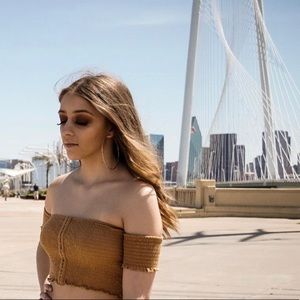 Meet your Posher, Amelia